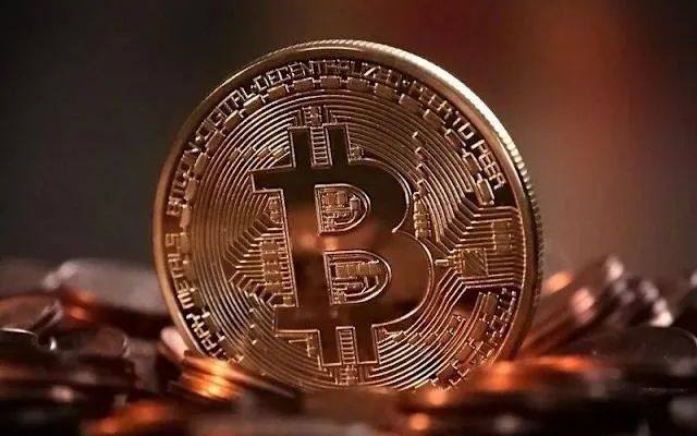 特朗普关税政策引发币圈崩盘，比特币以太币暴跌恐慌蔓延
