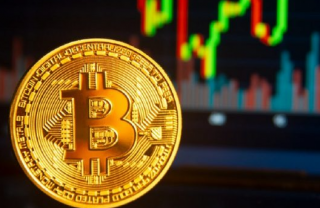 贝莱德和富达比特币ETF挑战灰度的统治地位
